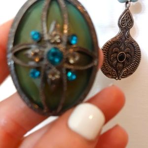 Beautiful 1928 brand necklace!!!